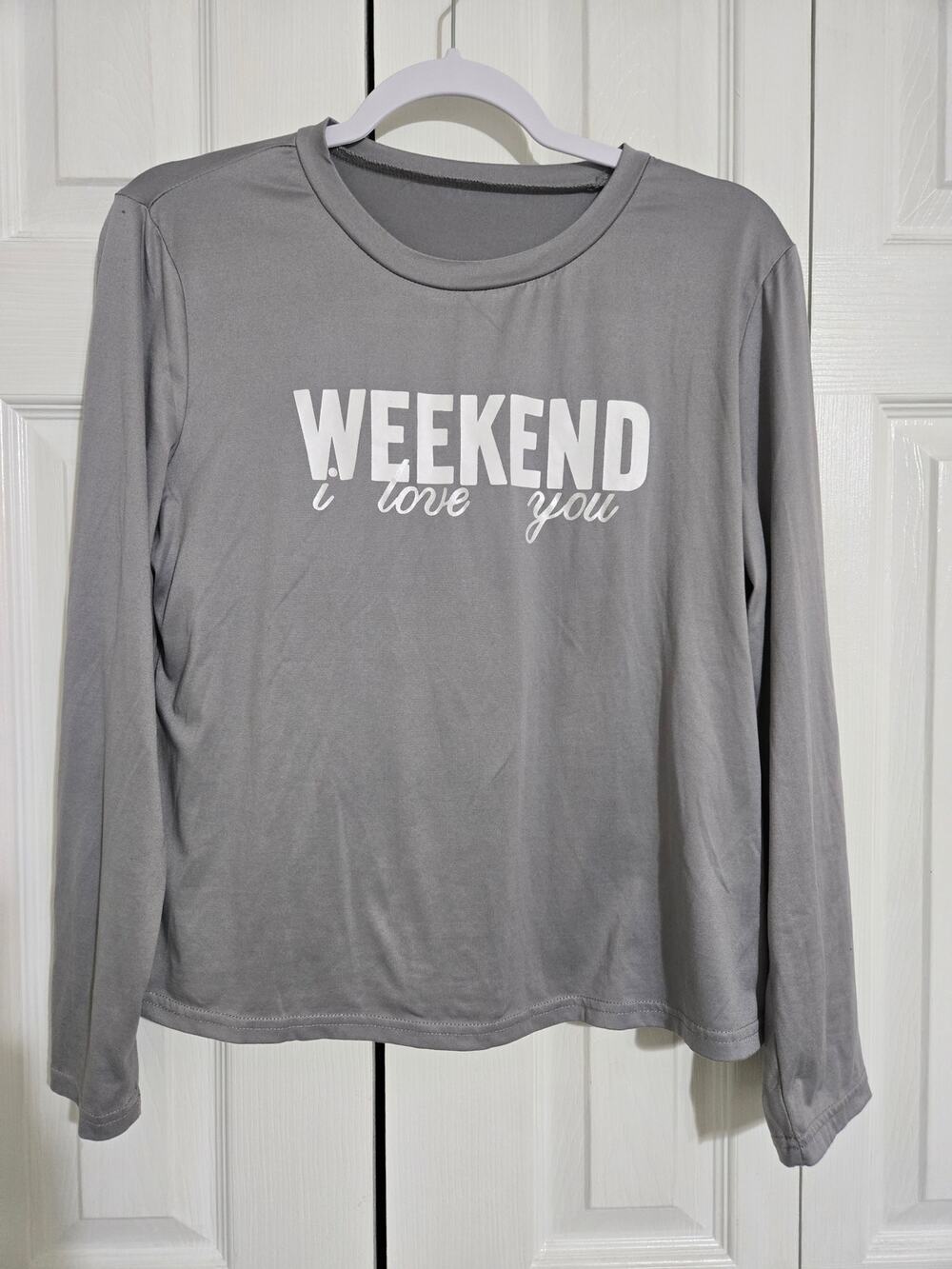 Unknown brand medium women's gray long sleeve lounge shirt